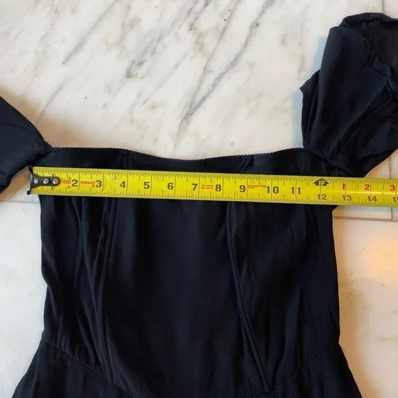 Cupcakes and Cashmere, women’s 4, black fitted jumper with short flutter sleeves - Picture 8 of 9